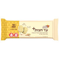 מאפה לפסח מצופה שוקולד לבן בפיזור שברי אגוזי לוז עד חצות 190 גרם